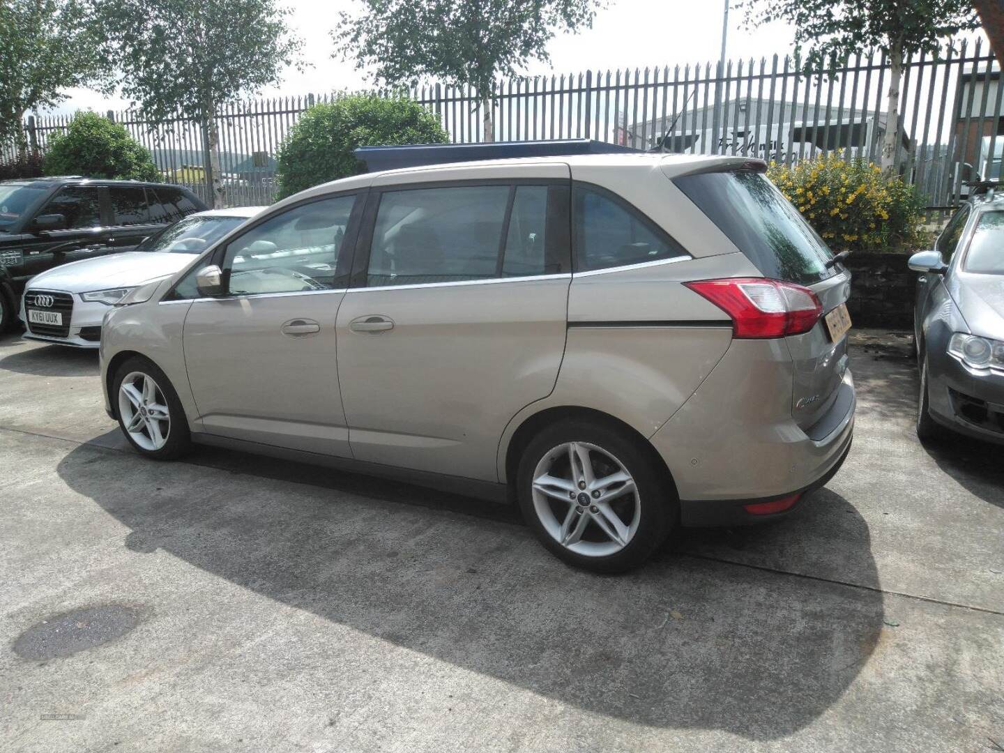 Dec 2015 Ford Grand C-MAX 2.0 TDCi Titanium X 5dr