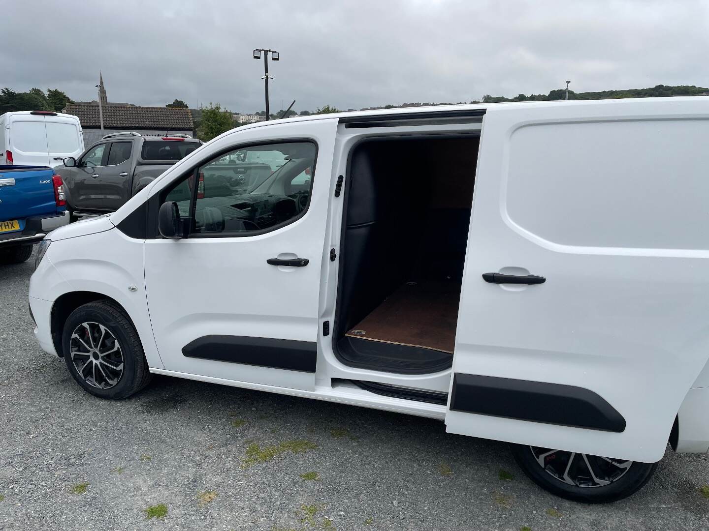 Vauxhall Combo CARGO L1 DIESEL in Down