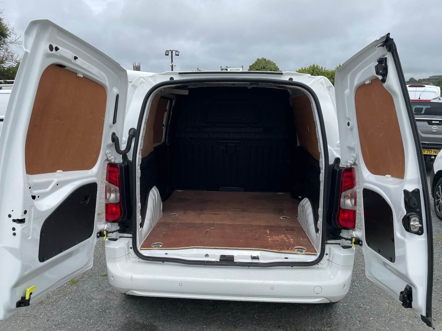 Vauxhall Combo CARGO L1 DIESEL in Down