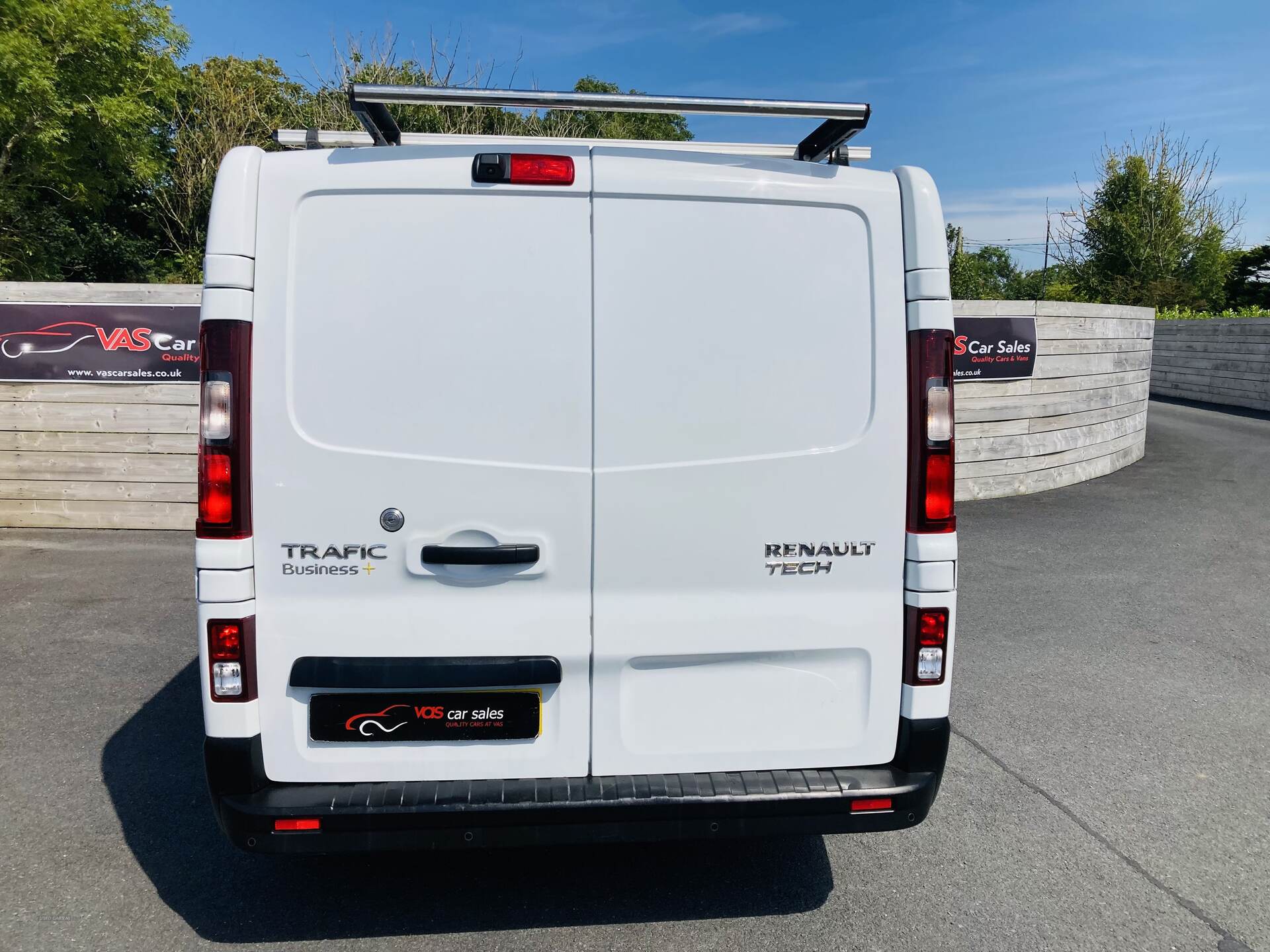 Renault Trafic SWB DIESEL in Down