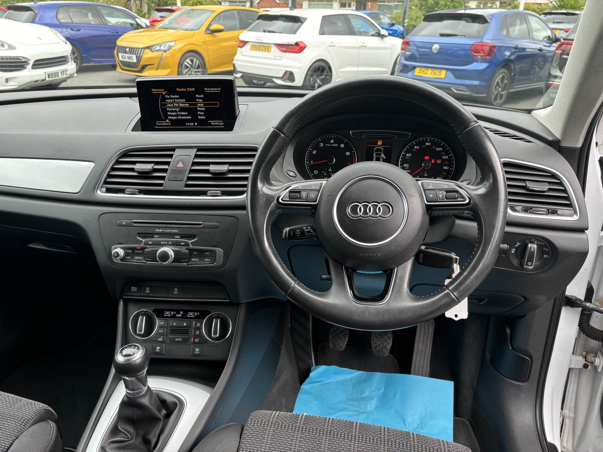 Audi Q3 ESTATE in Down