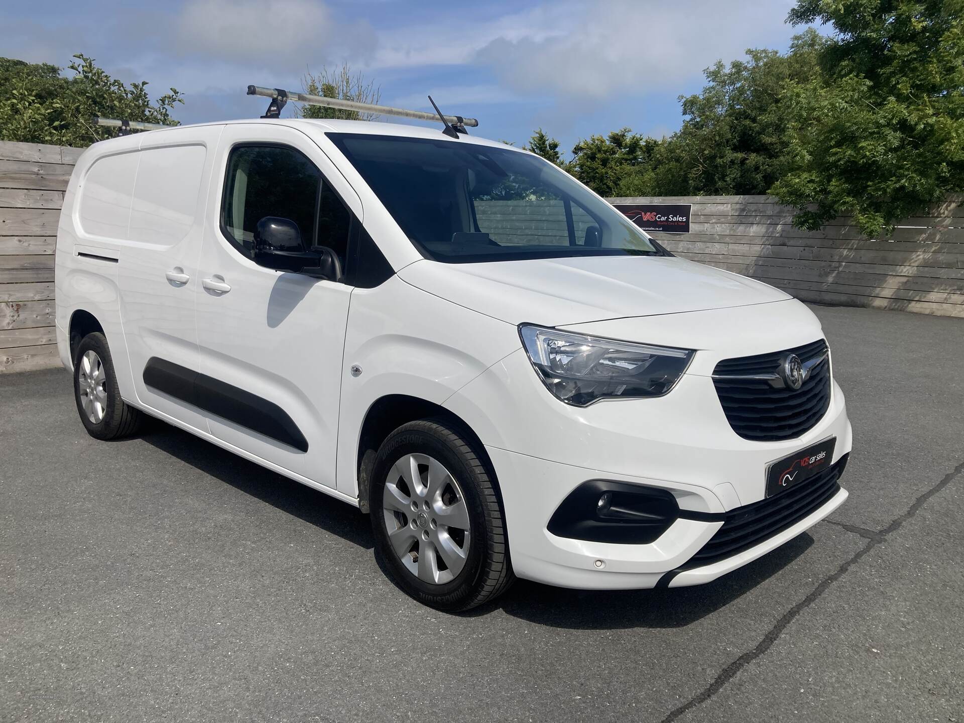 Vauxhall Combo CARGO L2 DIESEL in Down