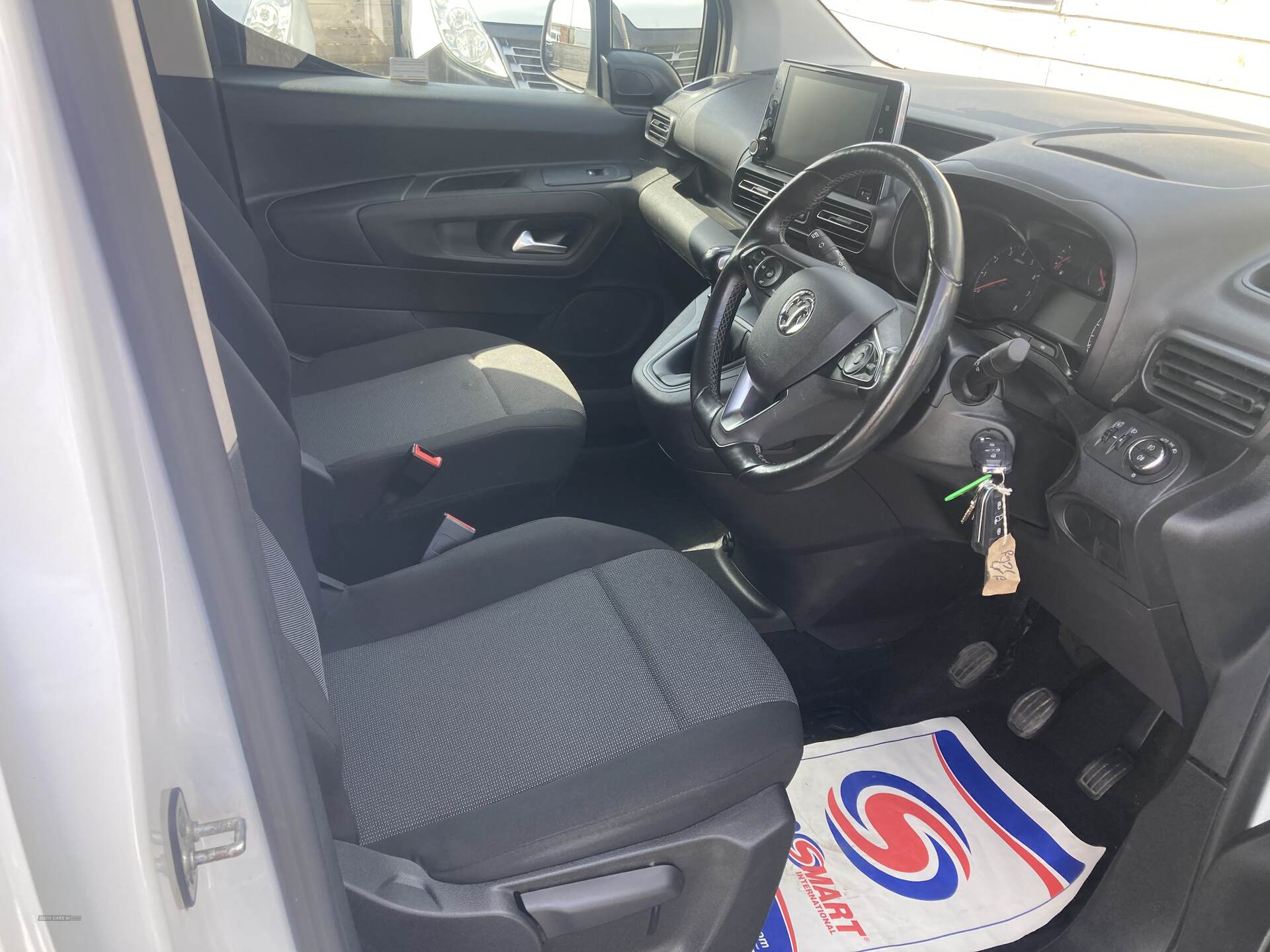 Vauxhall Combo CARGO L2 DIESEL in Down