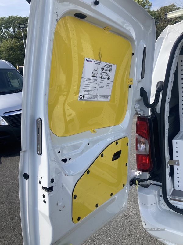 Vauxhall Combo CARGO L2 DIESEL in Down