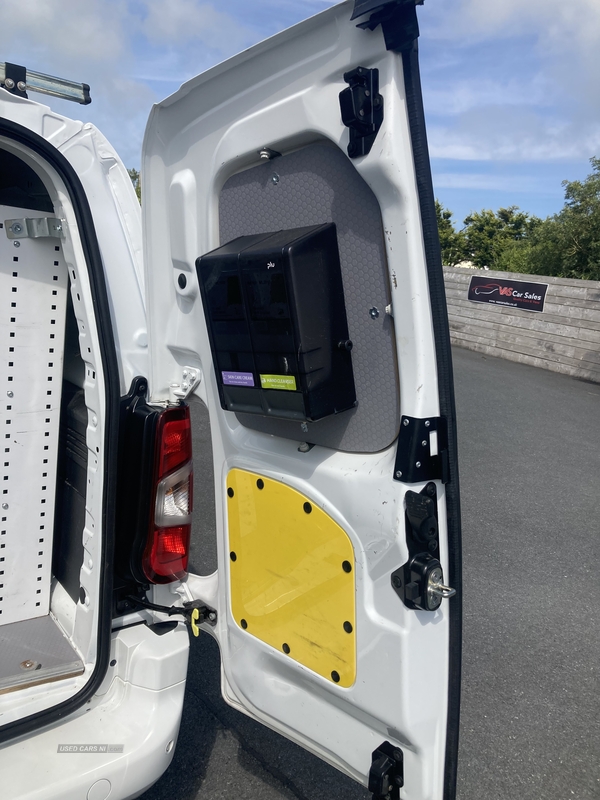 Vauxhall Combo CARGO L2 DIESEL in Down