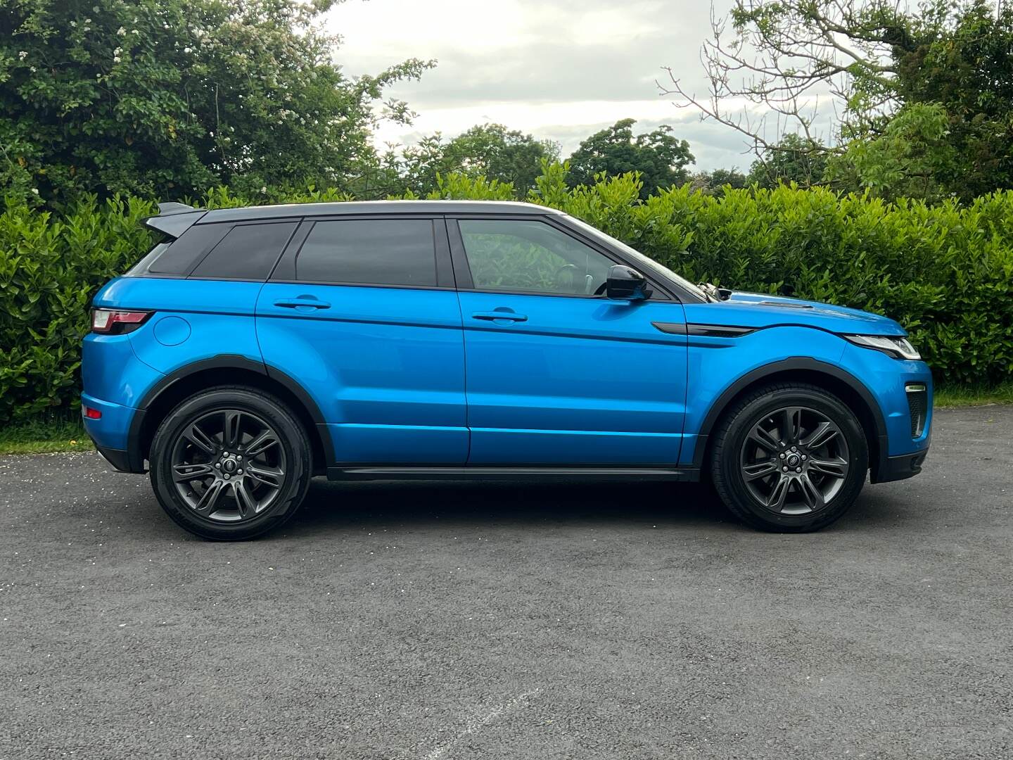 Land Rover Range Rover Evoque HATCHBACK SPECIAL EDITION in Down