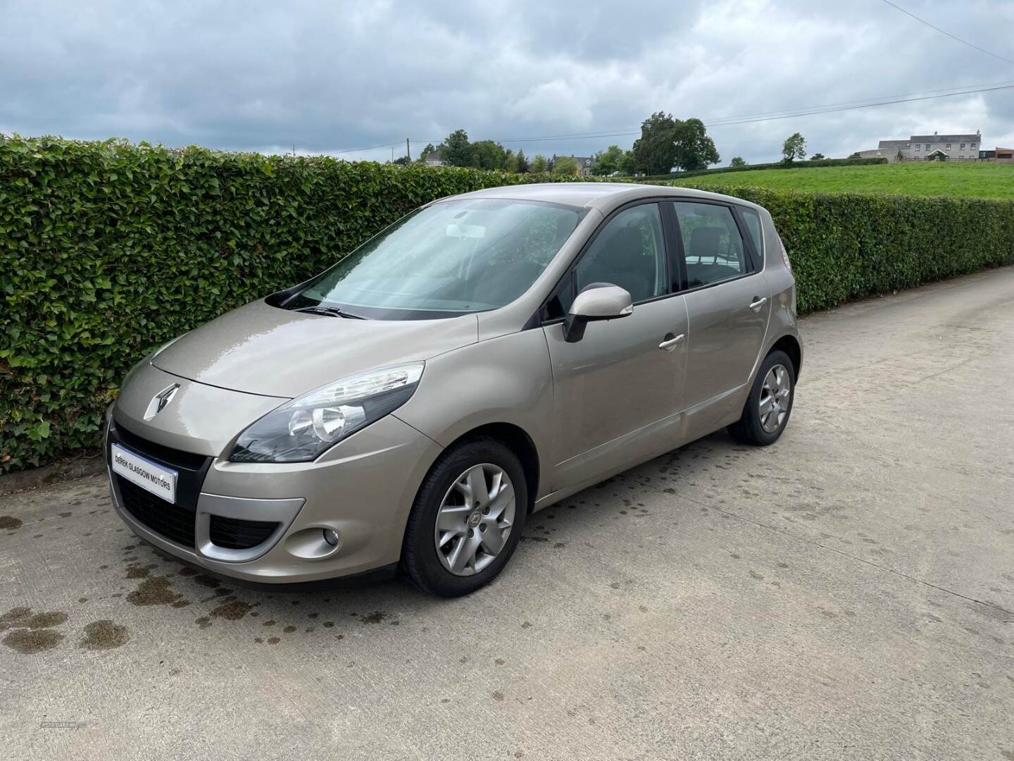 Renault Scenic DIESEL ESTATE in Tyrone