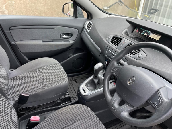 Renault Scenic DIESEL ESTATE in Tyrone