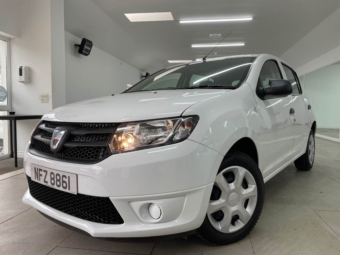 Dacia Sandero HATCHBACK in Down