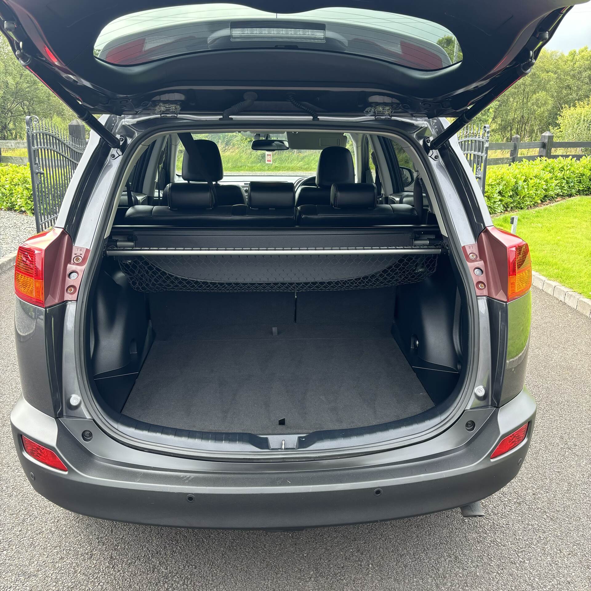 Toyota RAV4 DIESEL ESTATE in Tyrone