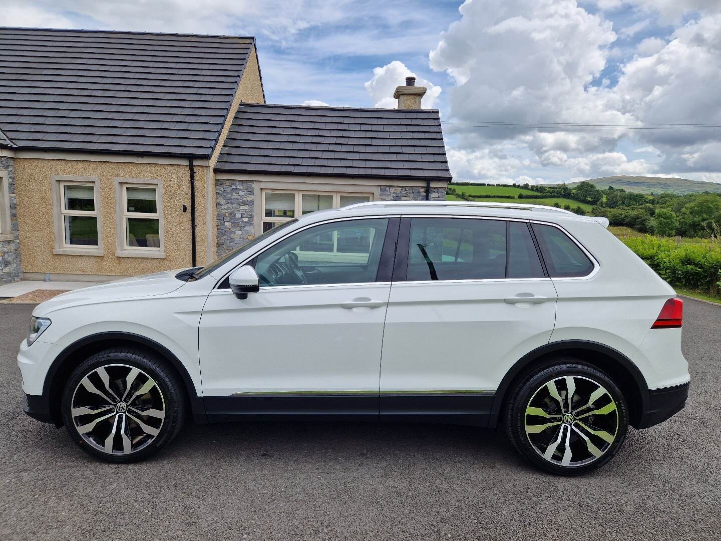 Volkswagen Tiguan DIESEL ESTATE in Down