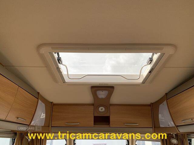  2008 Swift Challenger 530/4, End Washroom, Side Dinette, Mover