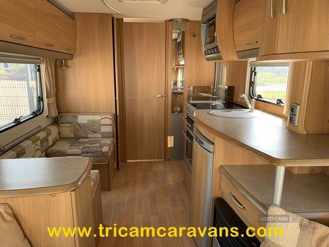  2008 Swift Challenger 530/4, End Washroom, Side Dinette, Mover