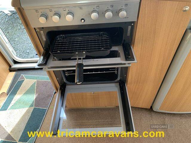  2008 Swift Challenger 530/4, End Washroom, Side Dinette, Mover