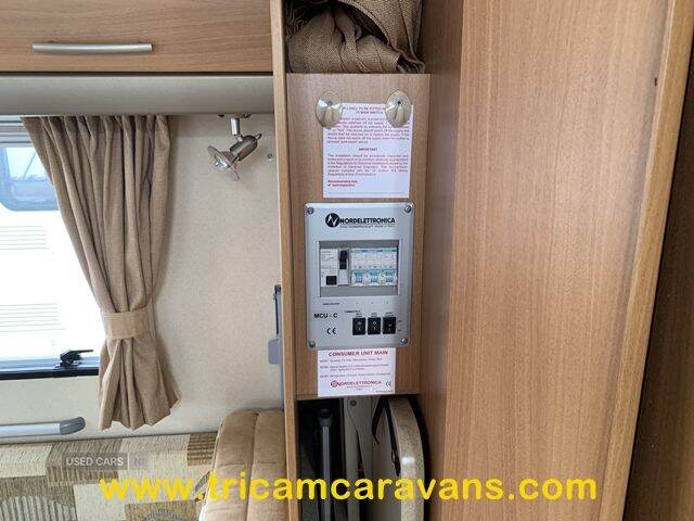  2008 Swift Challenger 530/4, End Washroom, Side Dinette, Mover