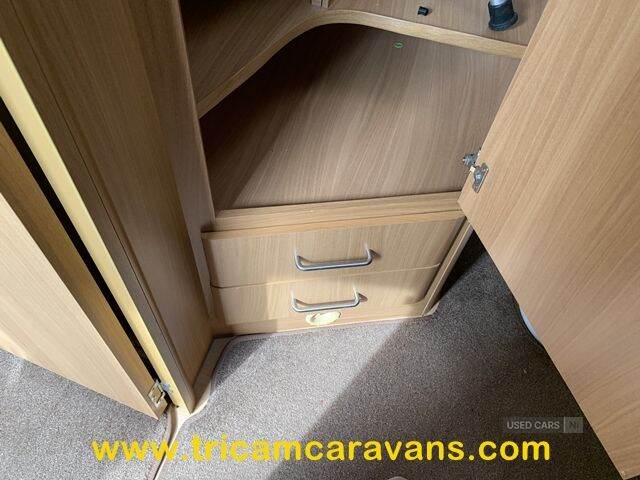  2008 Swift Challenger 530/4, End Washroom, Side Dinette, Mover