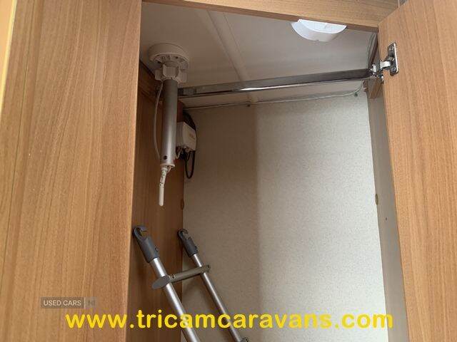  2008 Swift Challenger 530/4, End Washroom, Side Dinette, Mover