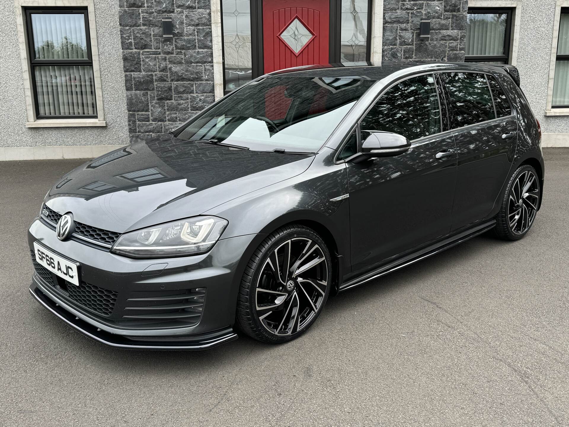 Volkswagen Golf DIESEL HATCHBACK in Antrim