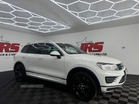 Volkswagen Touareg 3.0 TDI V6 BlueMotion Tech R-Line Tiptronic 4WD Euro 6 (s/s) 5dr in Tyrone