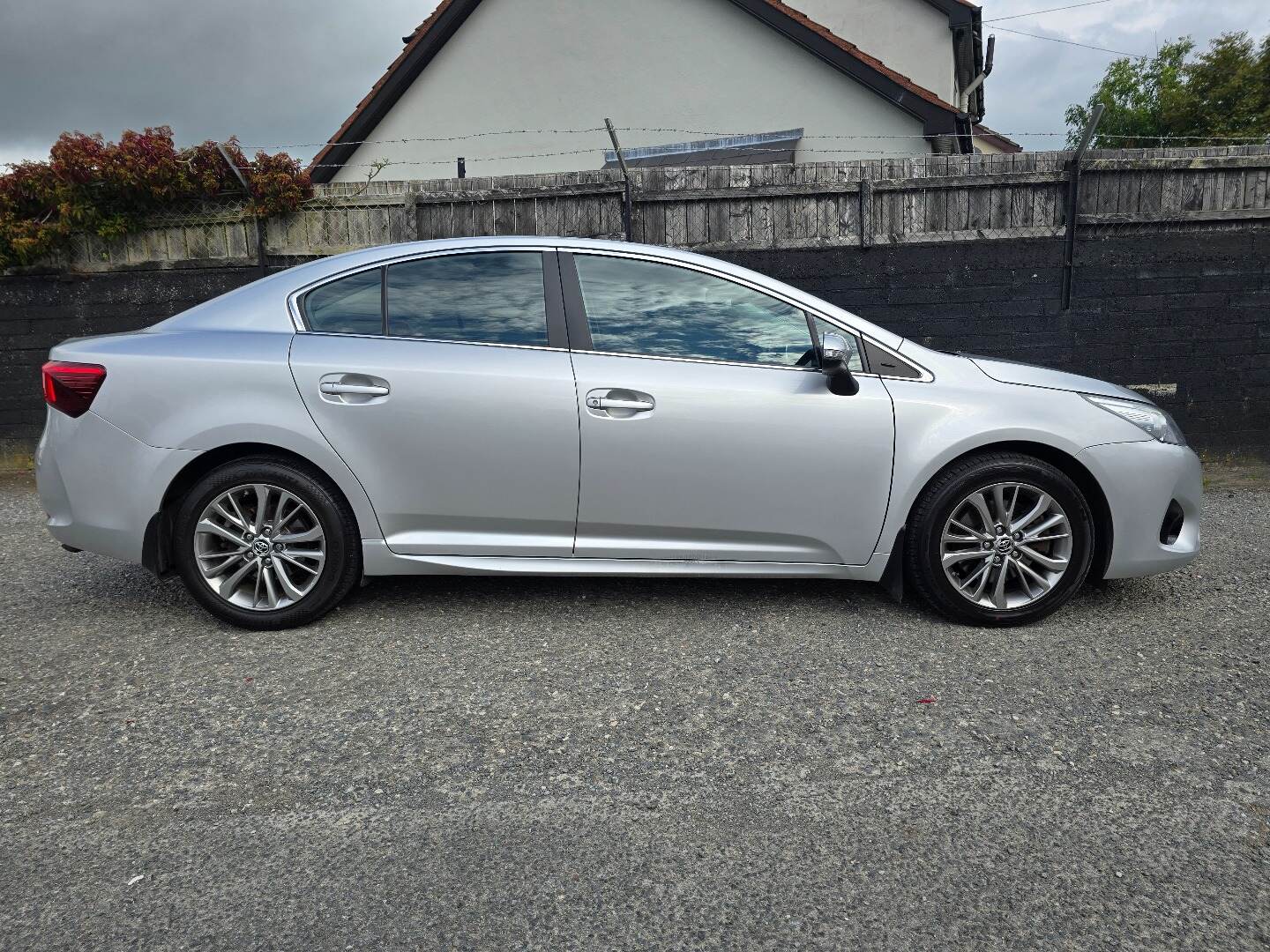 Toyota Avensis DIESEL SALOON in Down