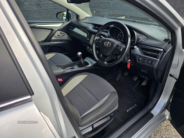 Toyota Avensis DIESEL SALOON in Down