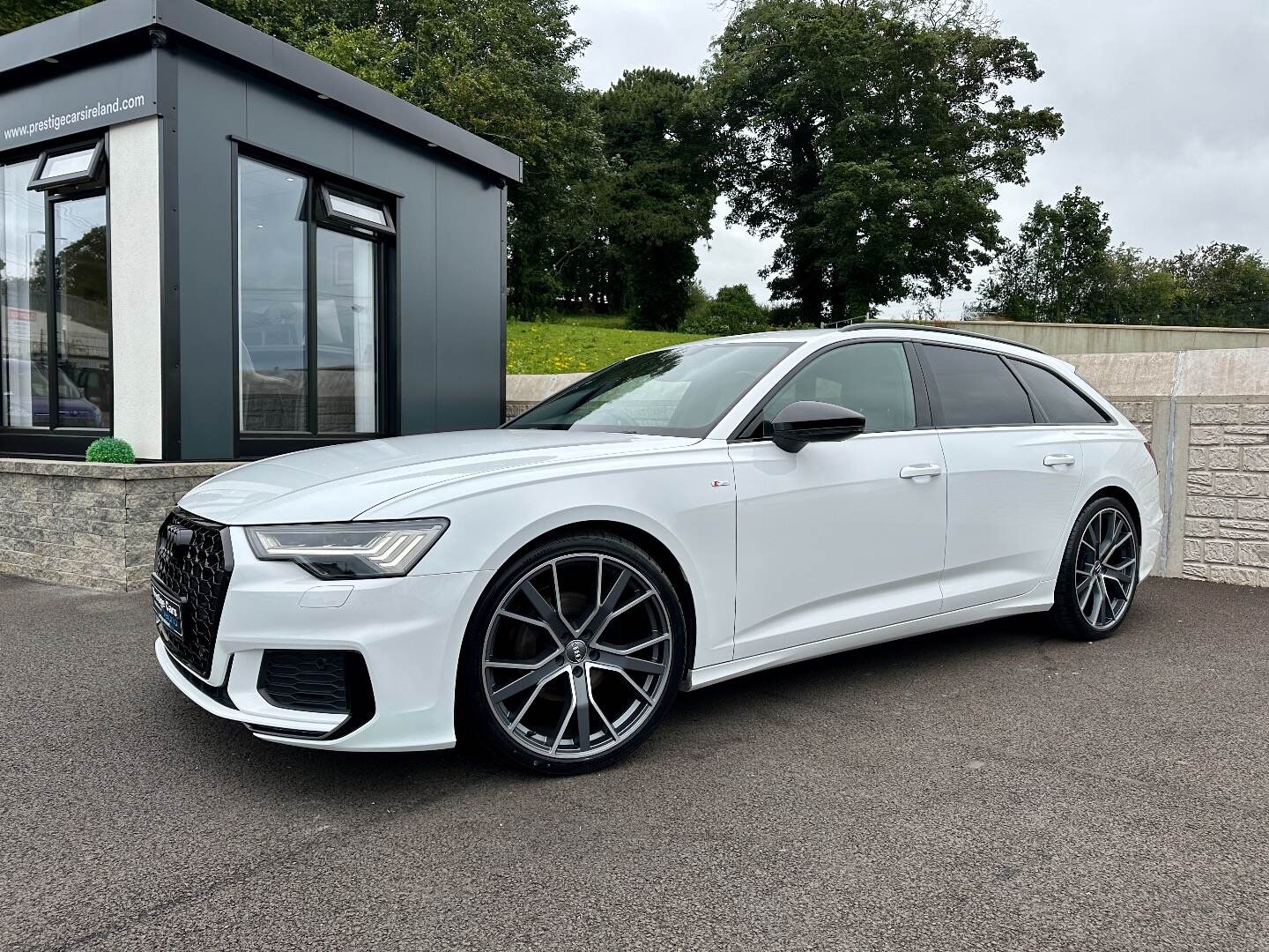 Audi A6 DIESEL AVANT in Tyrone