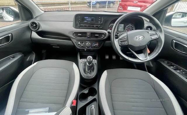 Hyundai i10 HATCHBACK in Down