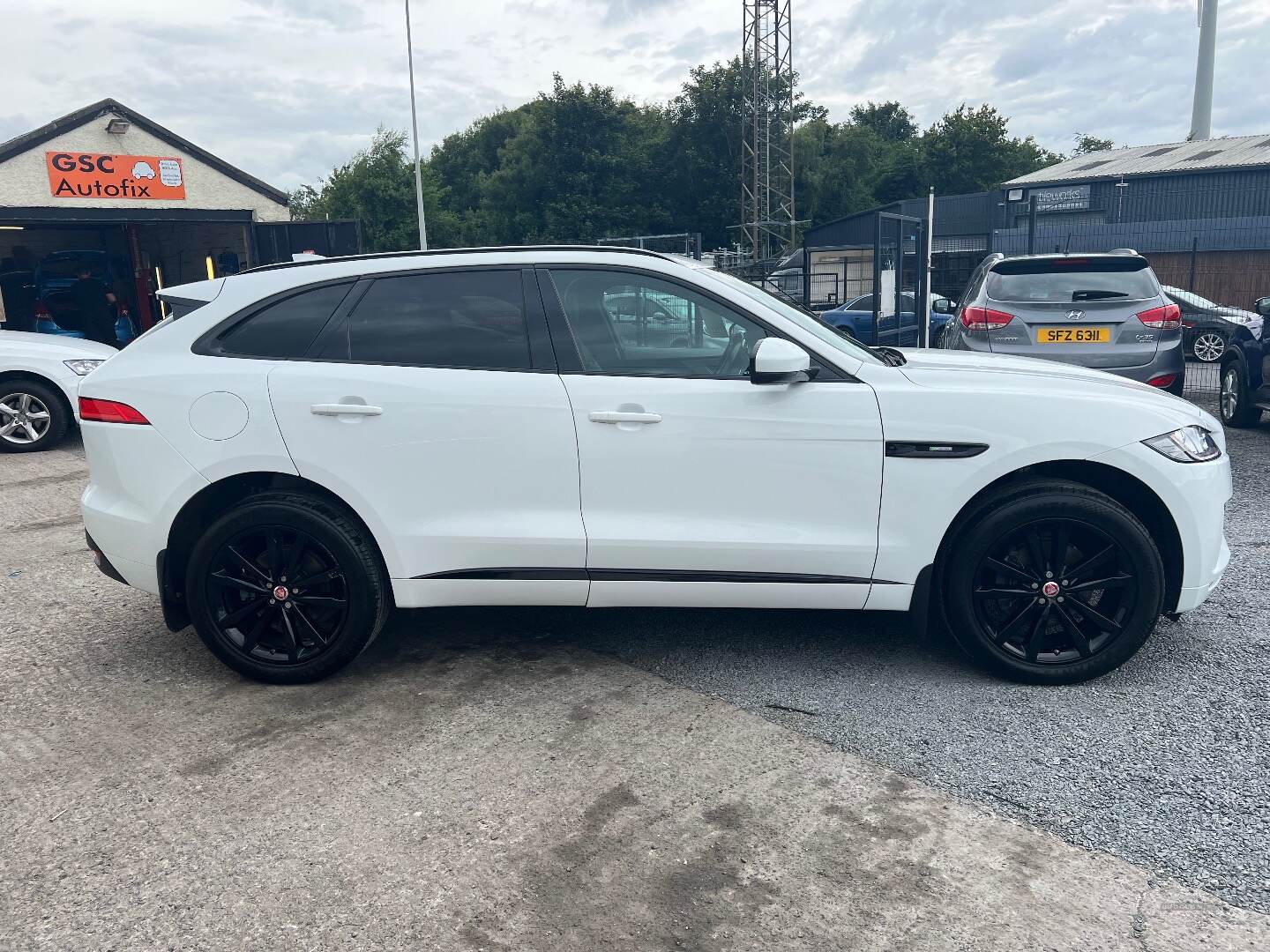 Jaguar F-Pace DIESEL ESTATE in Down