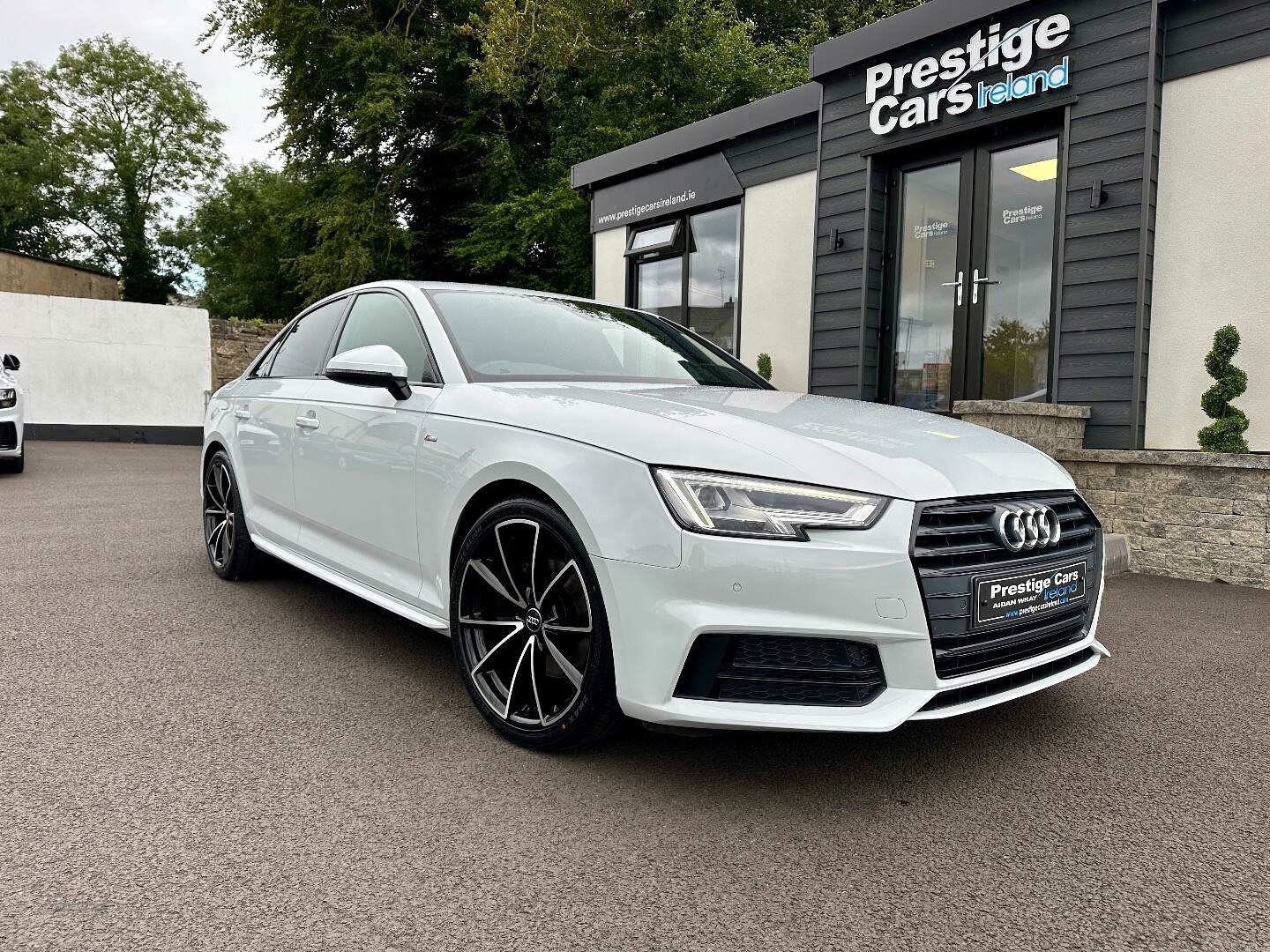 Audi A4 DIESEL SALOON in Tyrone