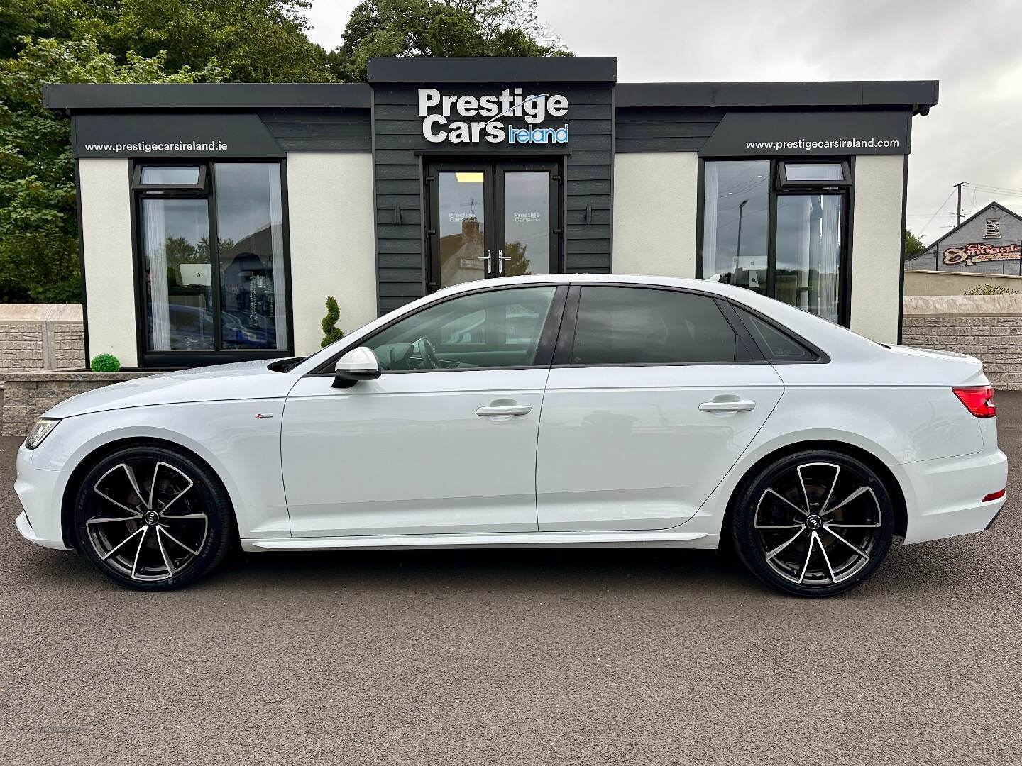 Audi A4 DIESEL SALOON in Tyrone