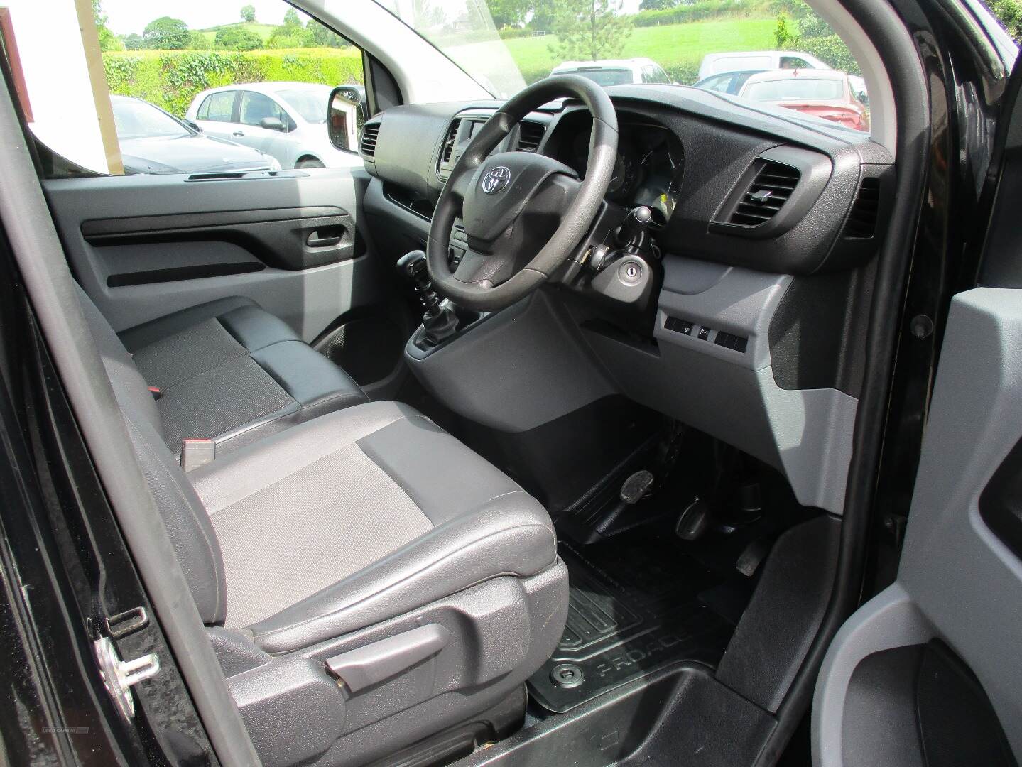 Toyota Proace 2.0 D-4D ACTIVE LWB in Down