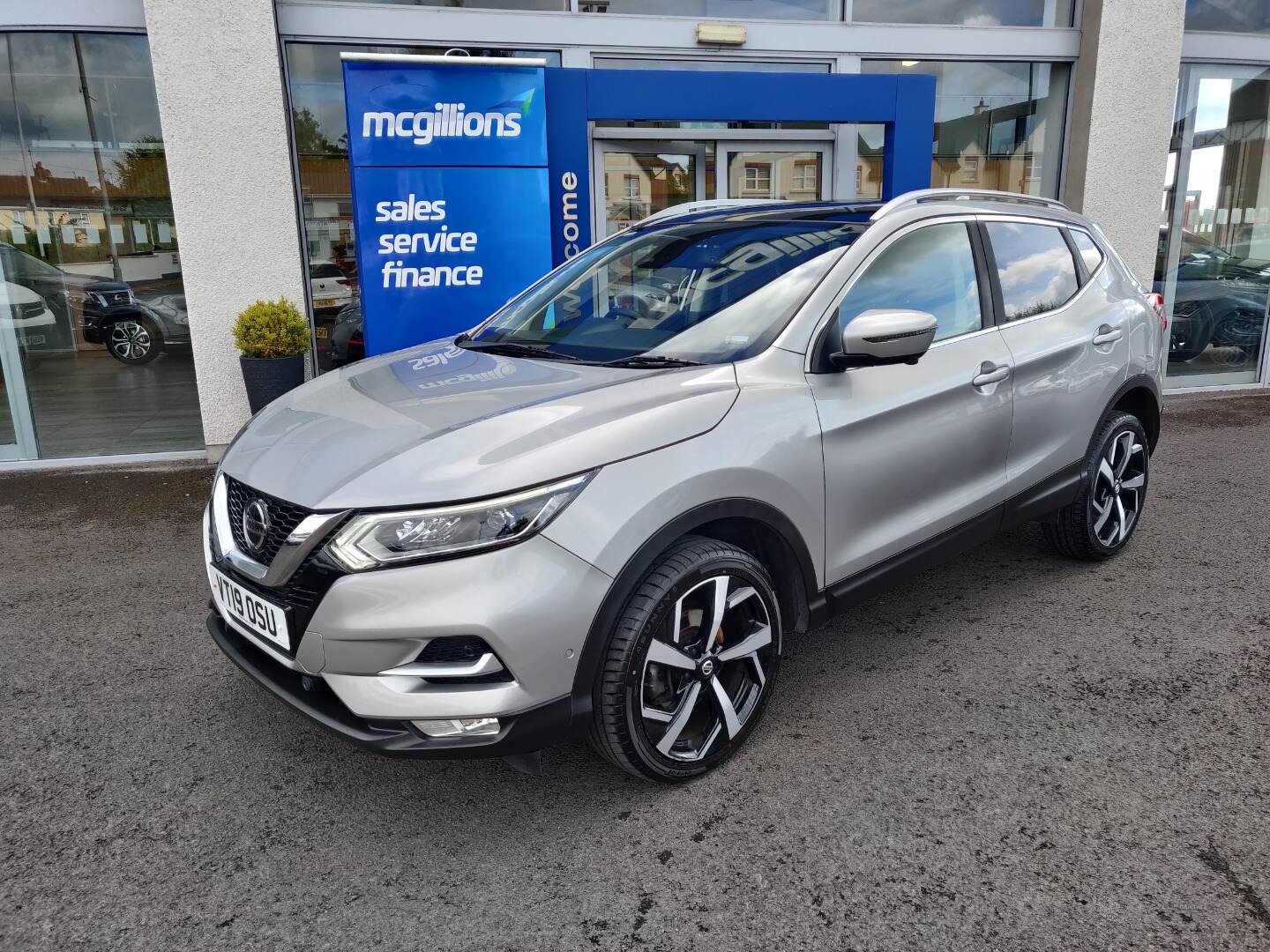 Nissan Qashqai DIESEL HATCHBACK in Tyrone