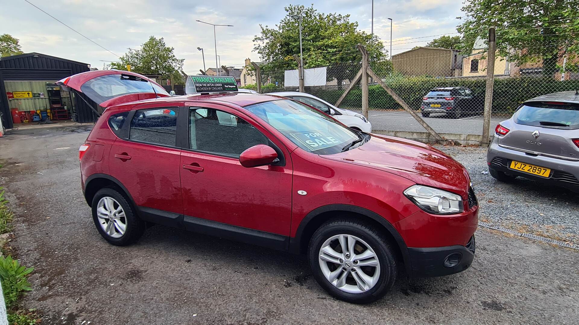 Nissan Qashqai HATCHBACK in Down