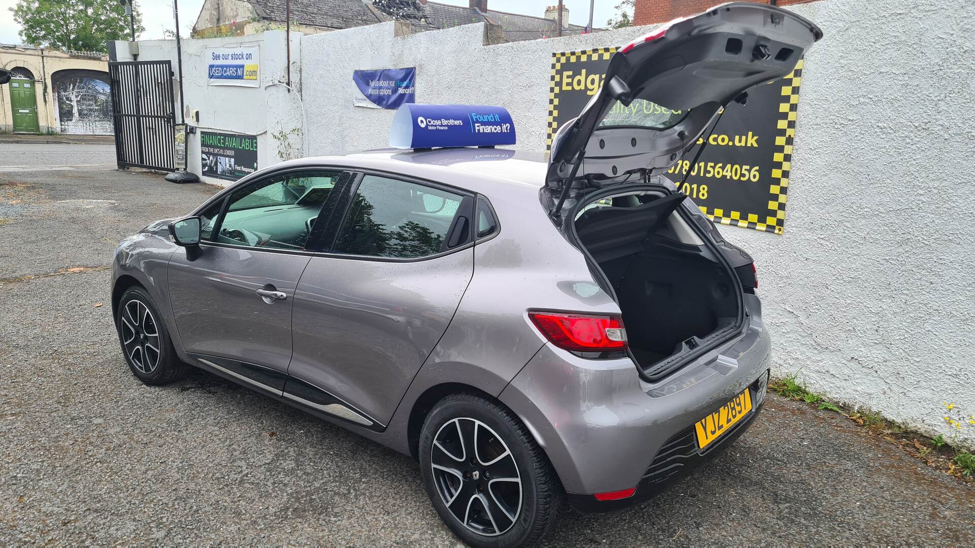 Renault Clio HATCHBACK in Down