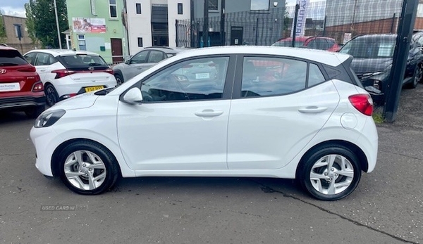 Hyundai i10 HATCHBACK in Down