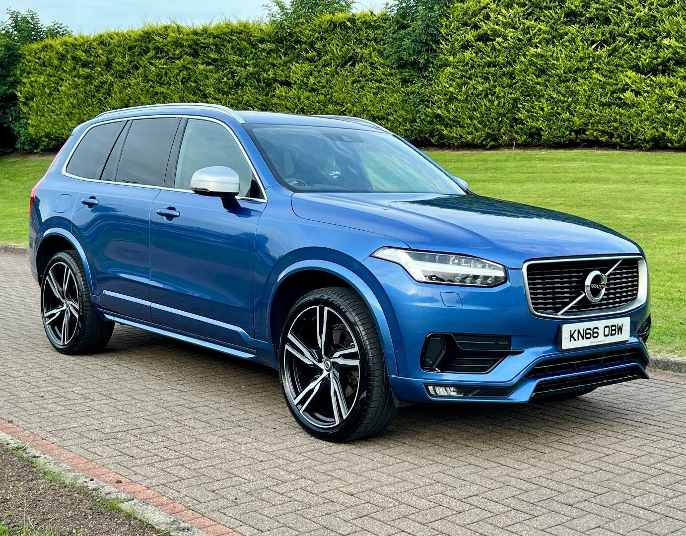 Sep 2016 Volvo XC90 2.0 D5 PowerPulse R DESIGN 5dr AWD Geartronic
