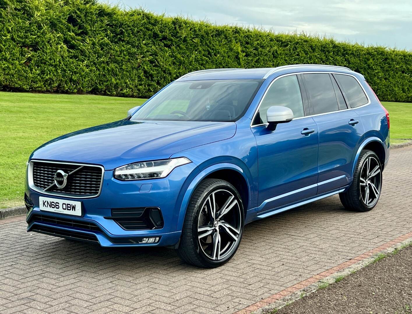 Sep 2016 Volvo XC90 2.0 D5 PowerPulse R DESIGN 5dr AWD Geartronic