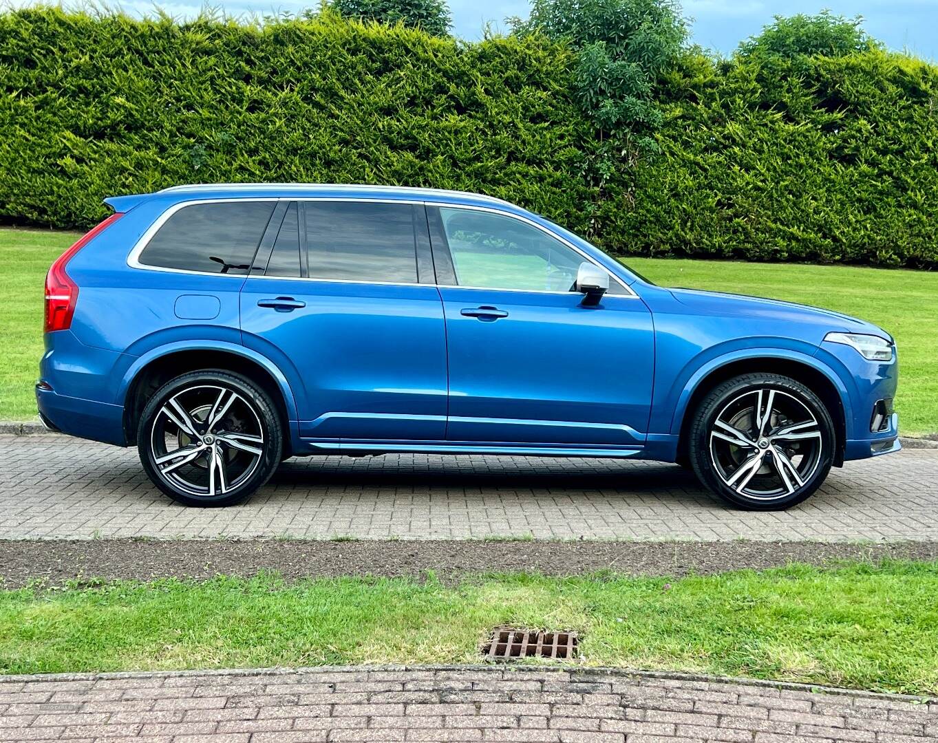 Sep 2016 Volvo XC90 2.0 D5 PowerPulse R DESIGN 5dr AWD Geartronic