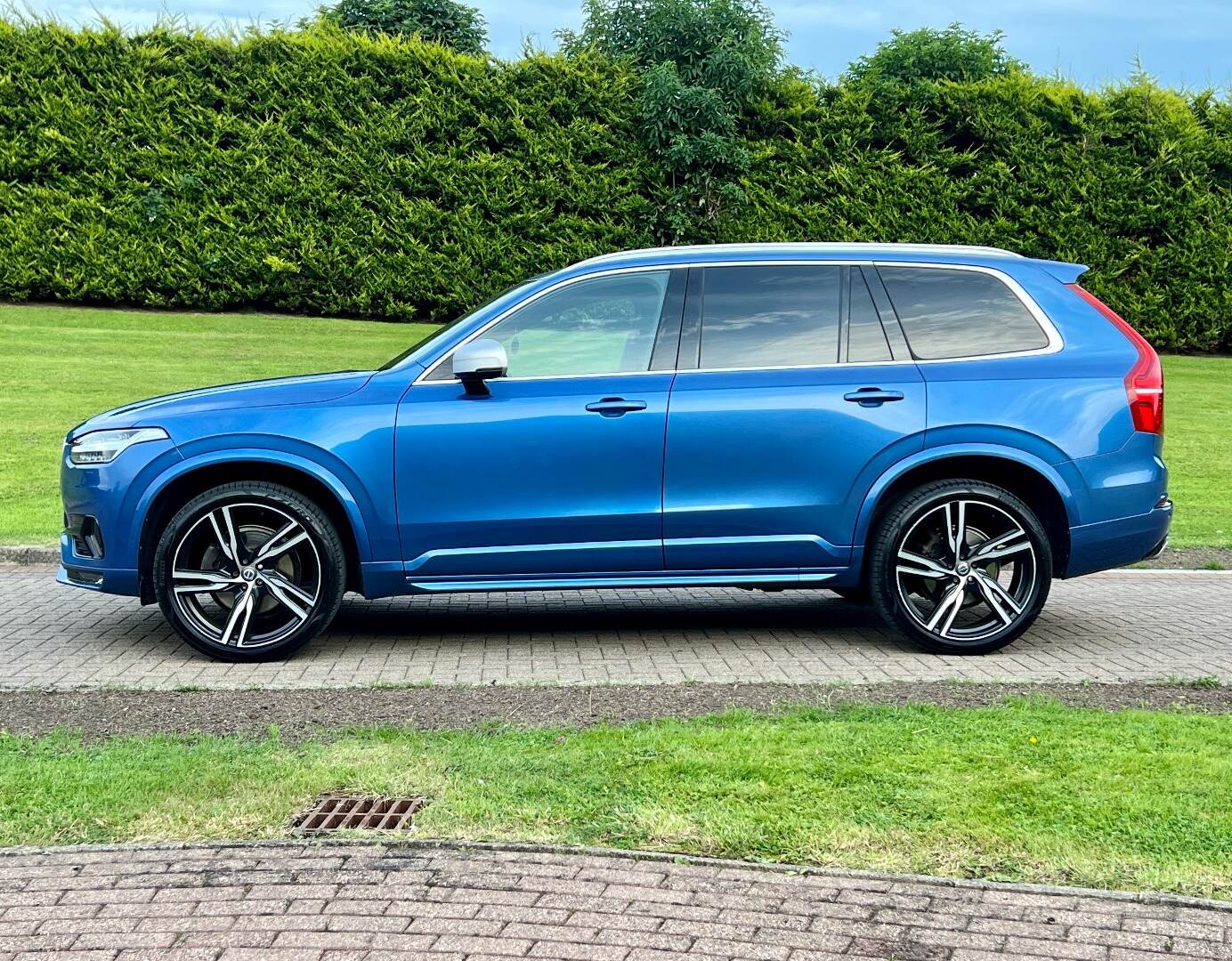 Sep 2016 Volvo XC90 2.0 D5 PowerPulse R DESIGN 5dr AWD Geartronic