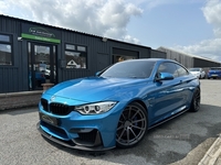 BMW M4 COUPE in Down