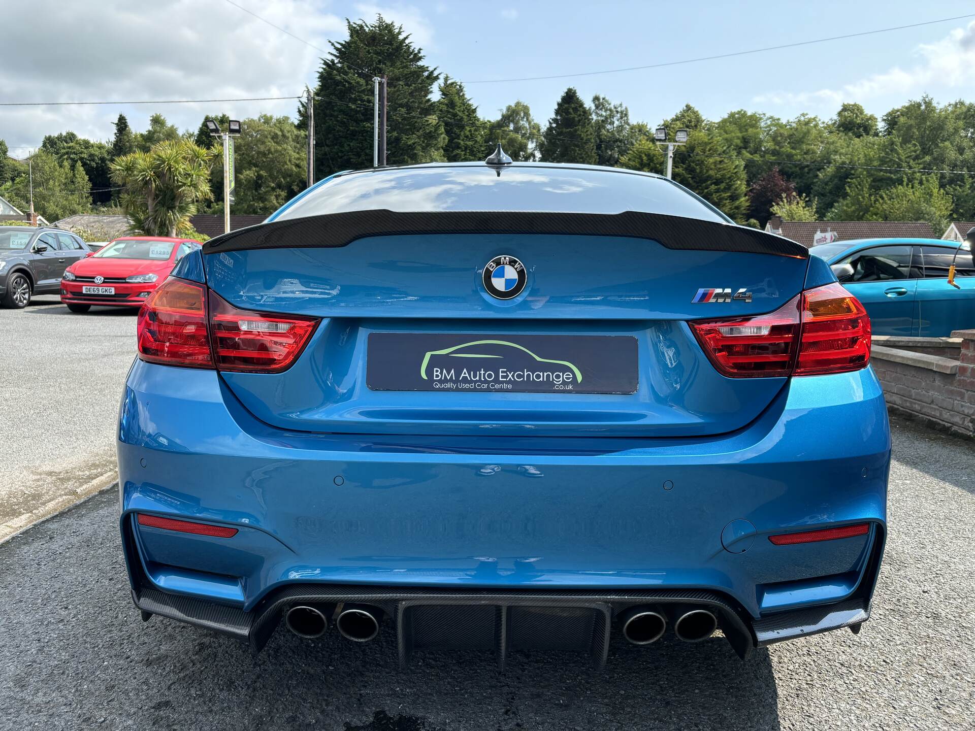 BMW M4 COUPE in Down