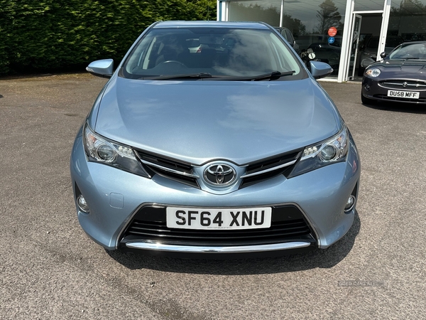 Toyota Auris HATCHBACK in Antrim