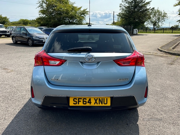 Toyota Auris HATCHBACK in Antrim