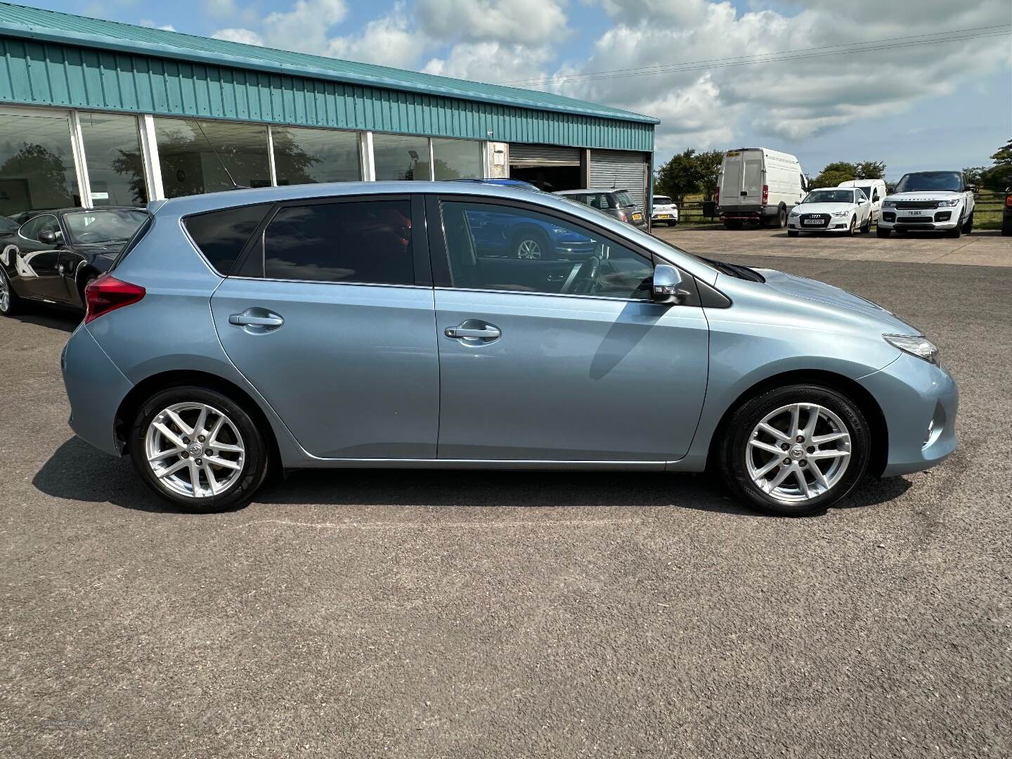 Toyota Auris HATCHBACK in Antrim