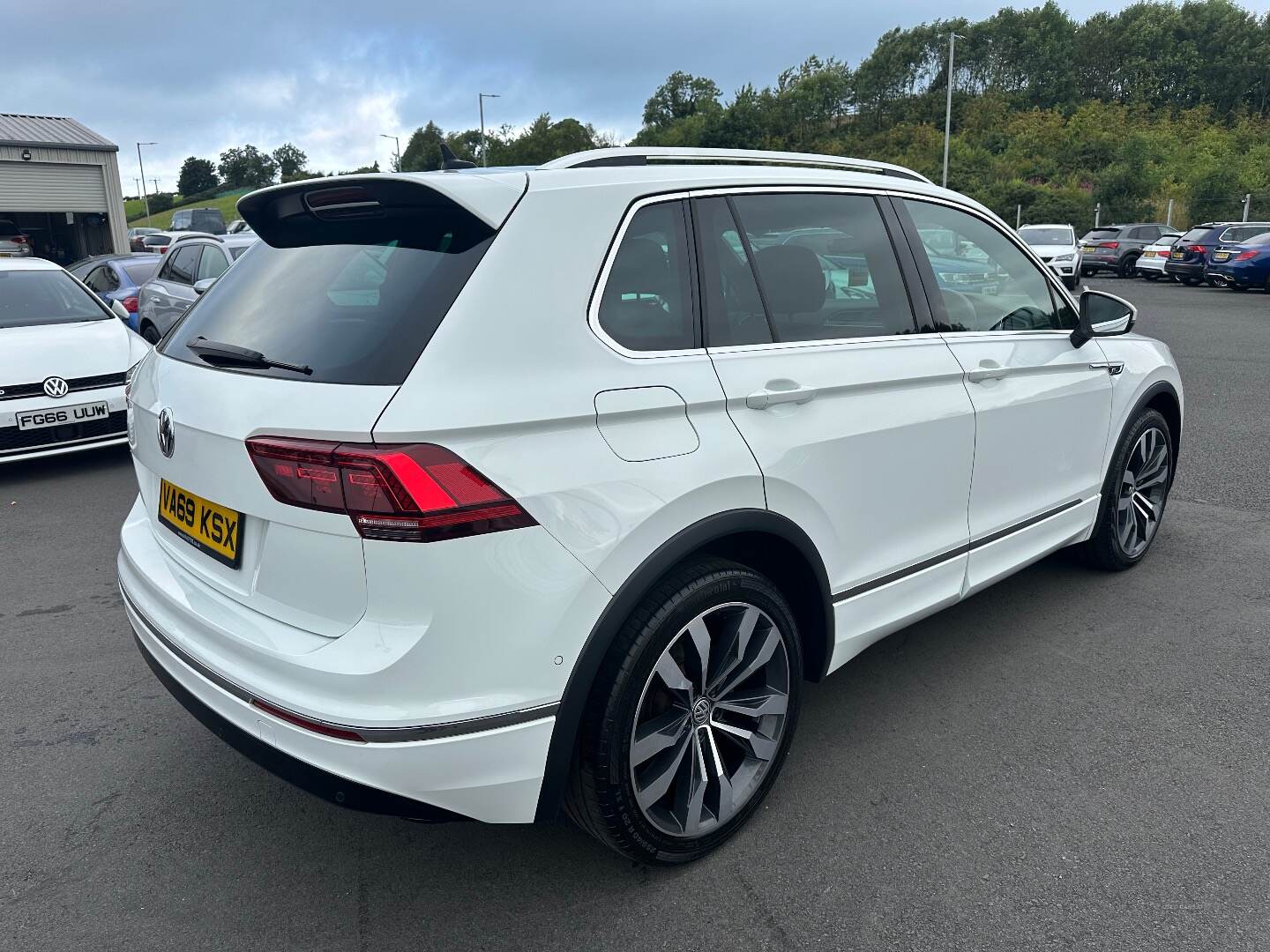 Volkswagen Tiguan ESTATE in Down