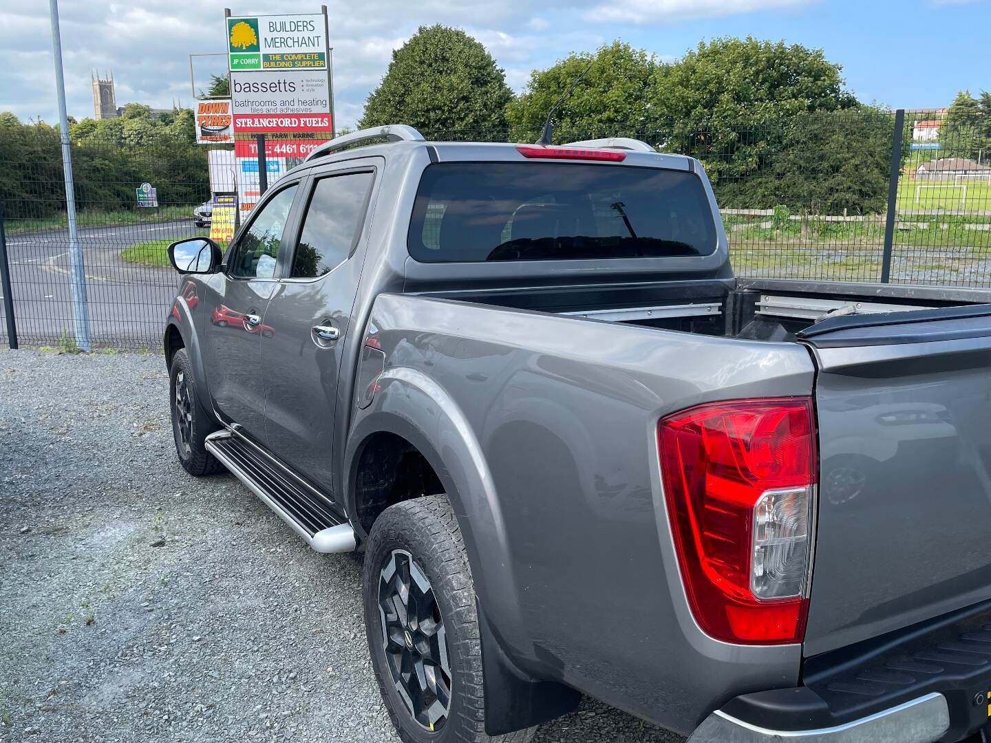 Nissan Navara DIESEL in Down