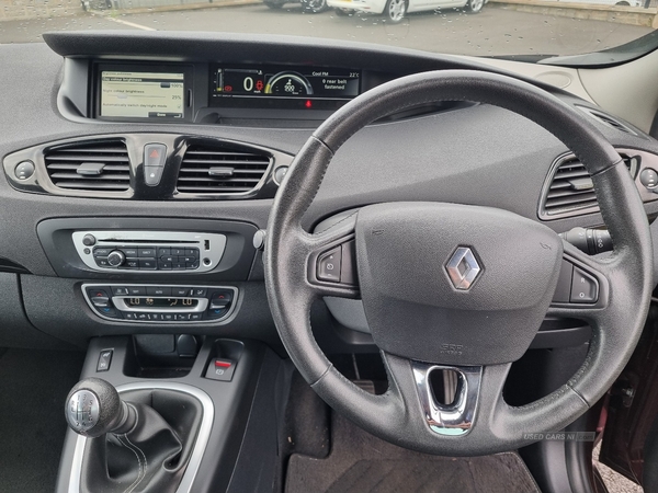 Renault Scenic DIESEL ESTATE in Armagh