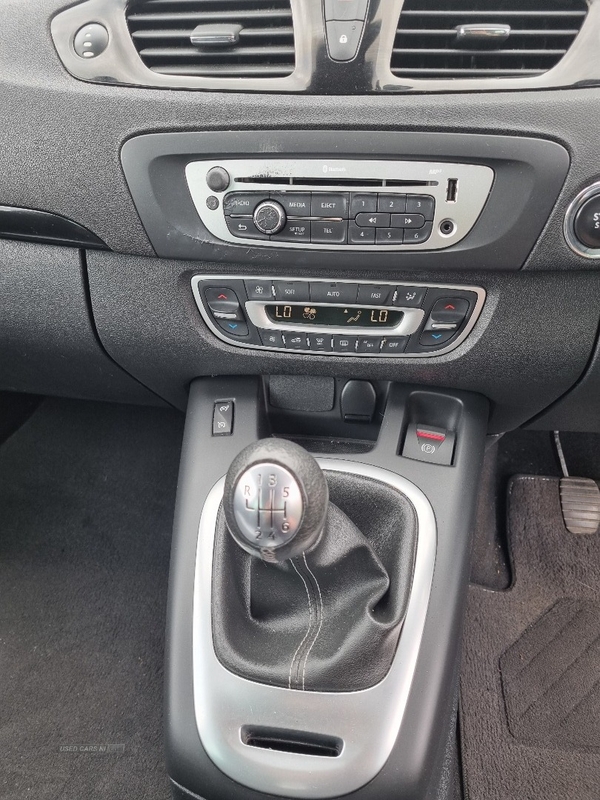 Renault Scenic DIESEL ESTATE in Armagh