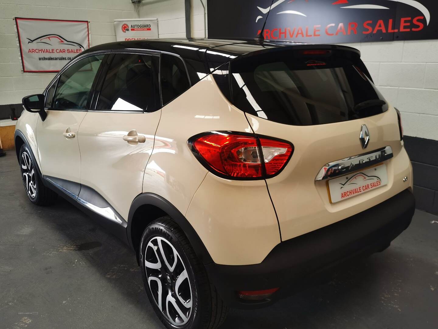 Renault Captur DIESEL HATCHBACK in Down