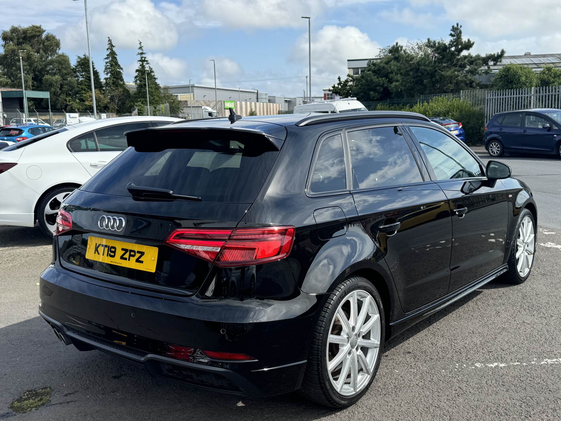 Audi A3 SPORTBACK in Down